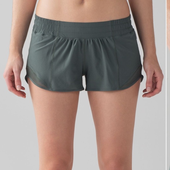 Lululemon Hotty Hot Short I| (2.5") Size 10 - Picture 1 of 11